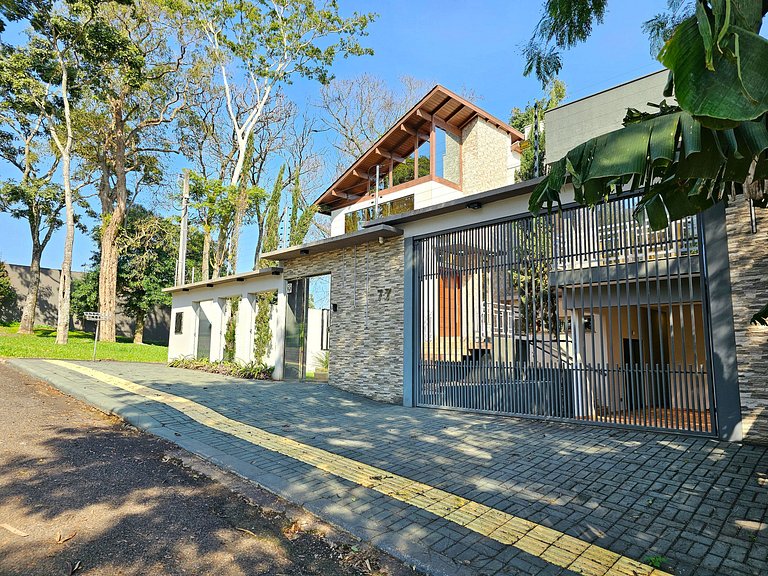 5 Quartos casa Alto Padrão Centro a 6 min Paraguai