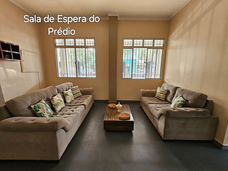 Apt Centro 2 quartos 2 banheiros com garagem