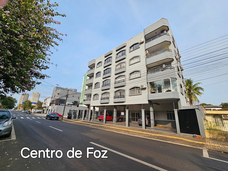 Apt Centro 2 quartos 2 banheiros com garagem