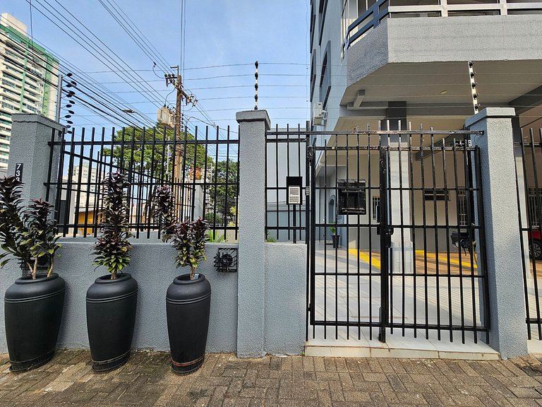 Apt Centro 2 quartos 2 banheiros com garagem