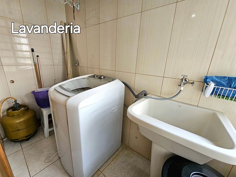 Apt Centro 2 quartos 2 banheiros com garagem