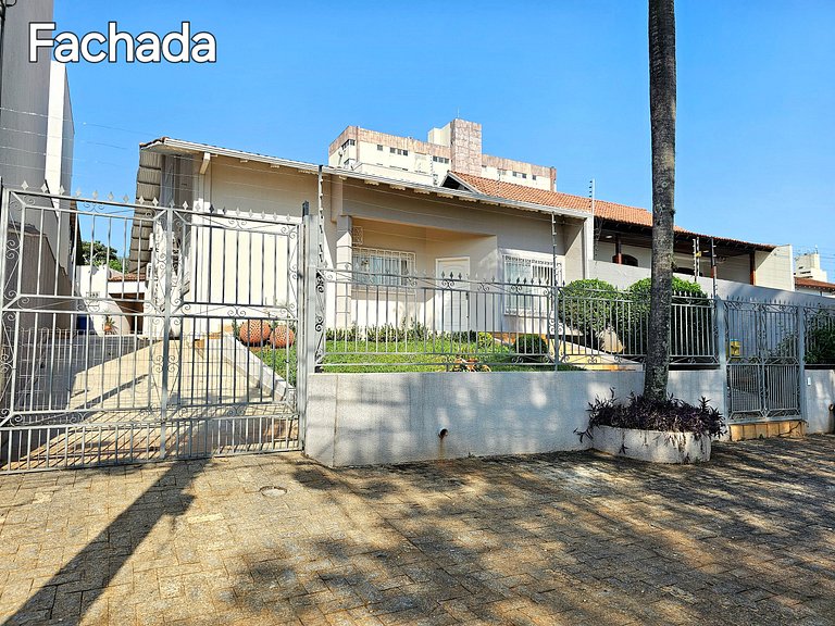 Casa Ampla 5 Quartos 5 banheiros no centro de Foz