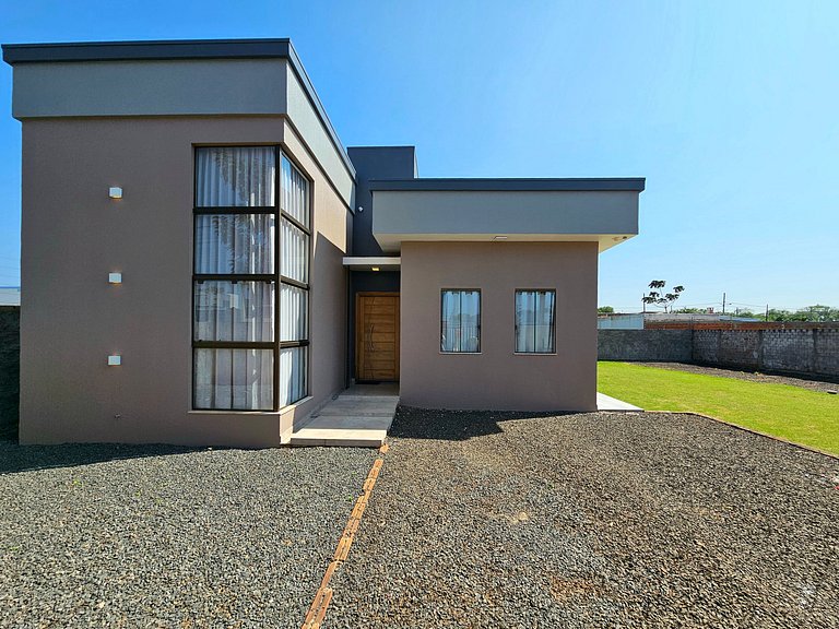 Casa quintal amplo prox Cataratas Aeropt e Argenti