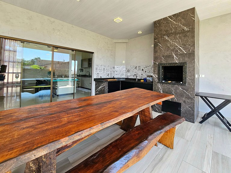 Casa quintal amplo prox Cataratas Aeropt e Argenti