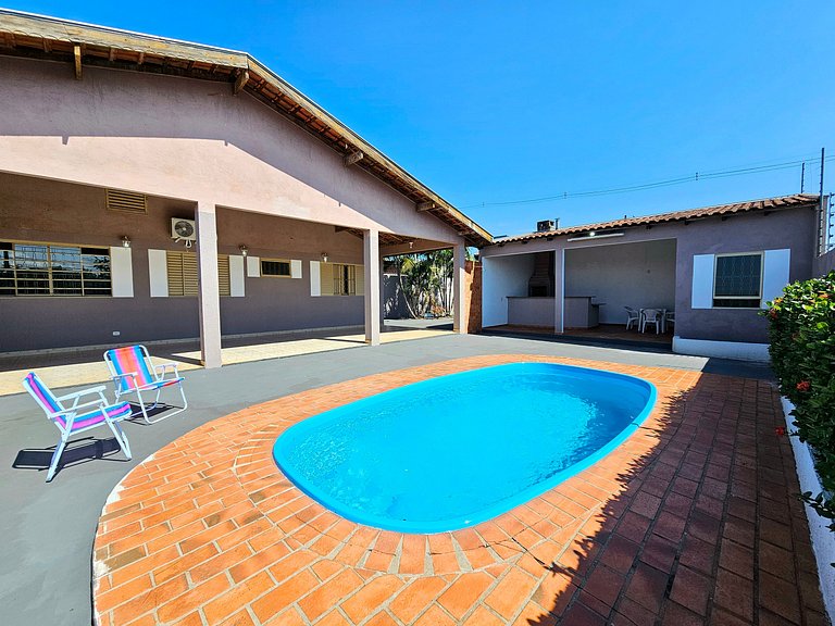 Casa com piscina e churrasq prox paraguai itaipu