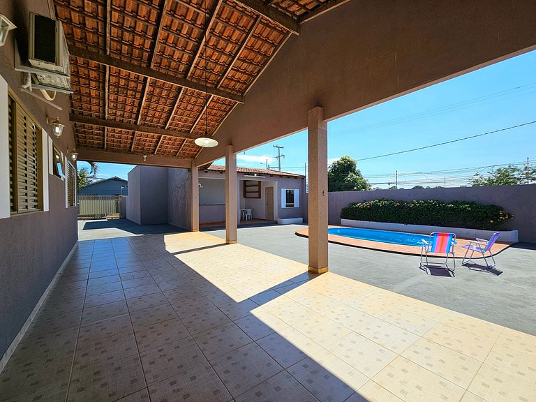 Casa com piscina e churrasq prox paraguai itaipu