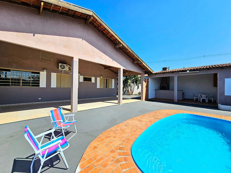 Casa com piscina e churrasq prox paraguai itaipu