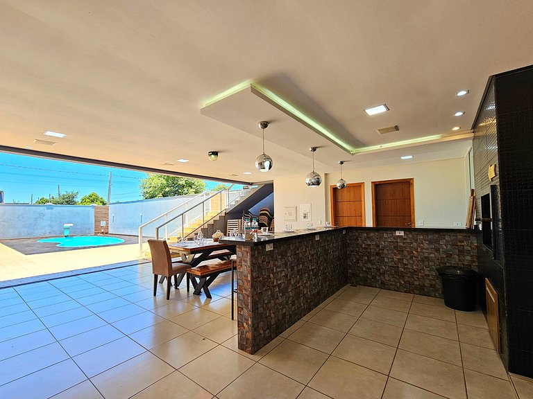 Casa 4 quartos 4 banheiros prox Cataratas e Aeropo