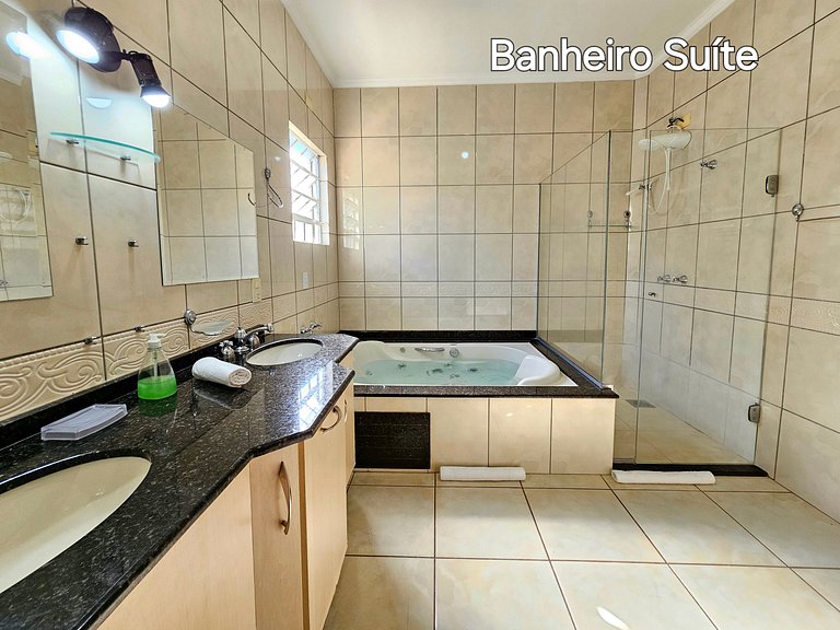 Linda casa 5 quartos prox a av cataratas e centro