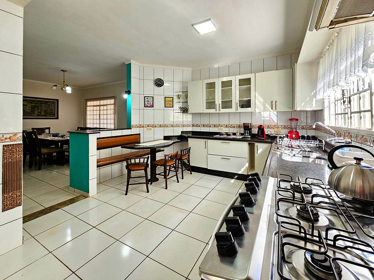 Linda casa 5 quartos prox a av cataratas e centro