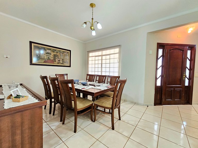 Linda casa 5 quartos prox a av cataratas e centro