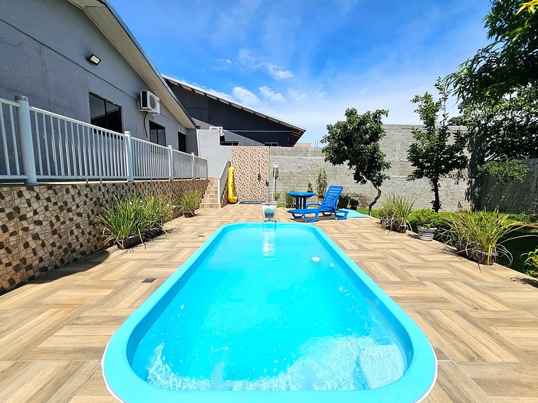 Casa 3 quartos piscina prox Centro e Argentina