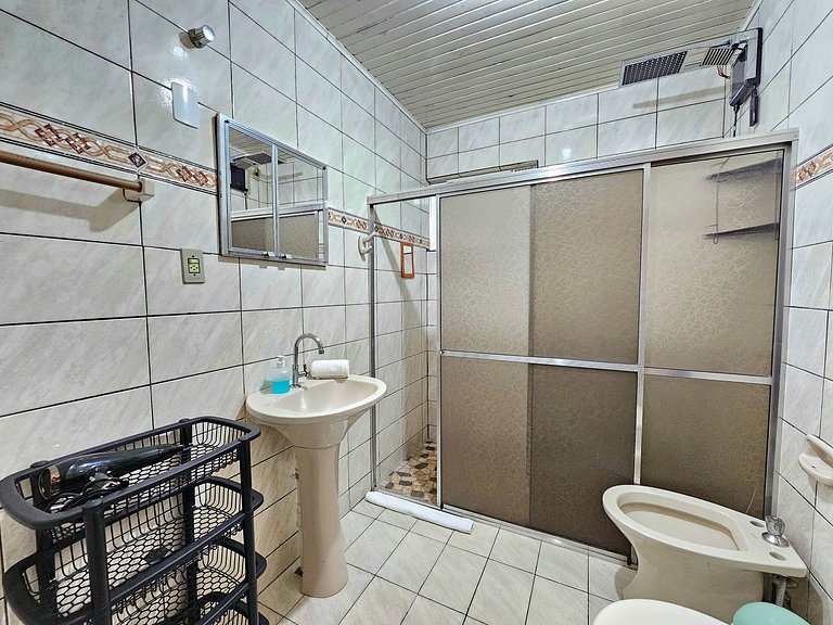 Casa 3 quartos piscina prox Centro e Argentina