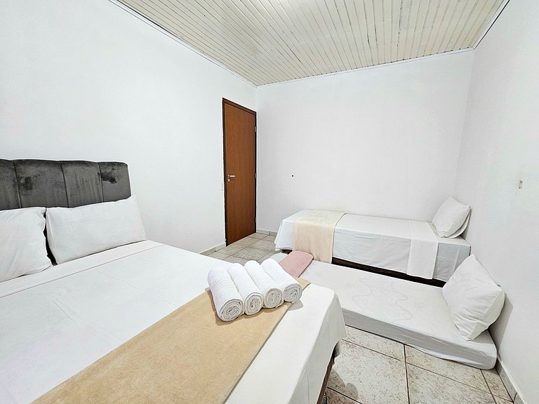 Casa 3 quartos piscina prox Centro e Argentina