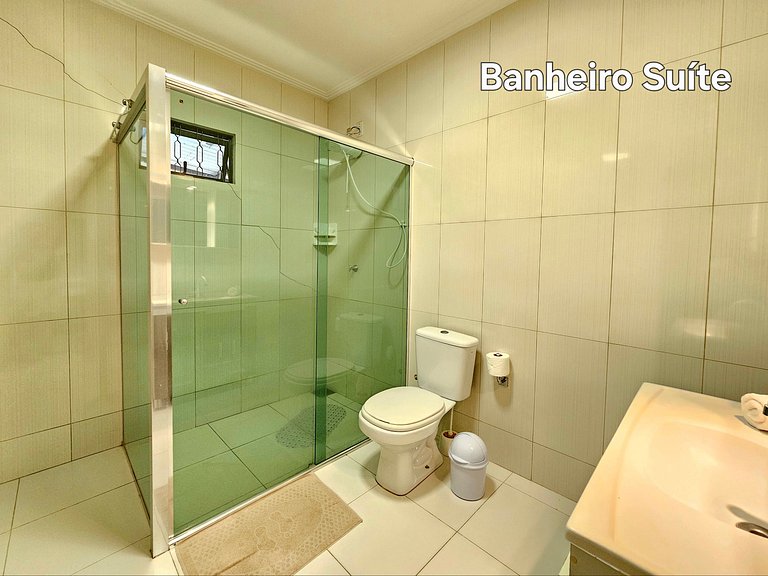 3 quartos 3 banheiros 5 min Arg e 15 min Cataratas