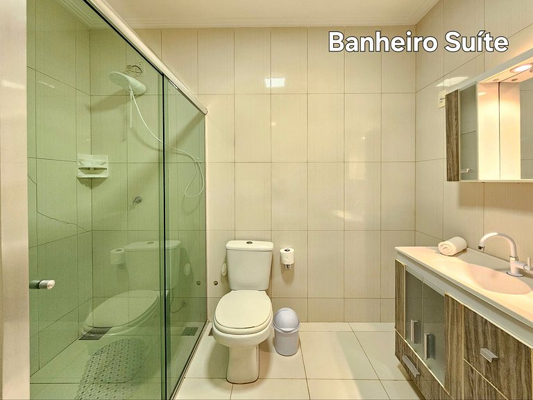 3 quartos 3 banheiros 5 min Arg e 15 min Cataratas