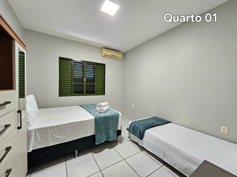 3 quartos 3 banheiros 5 min Arg e 15 min Cataratas