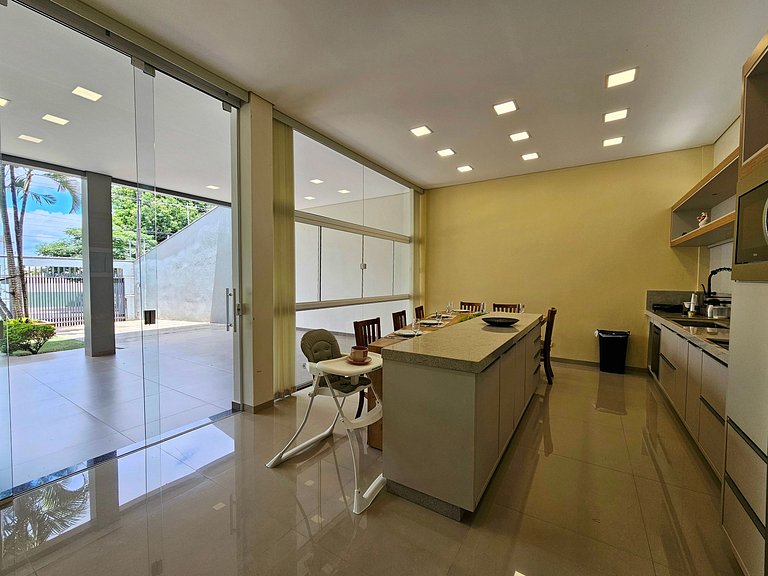 Alto Padrão quarto térreo, no centro de Foz