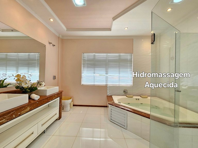 Alto Padrão quarto térreo, no centro de Foz