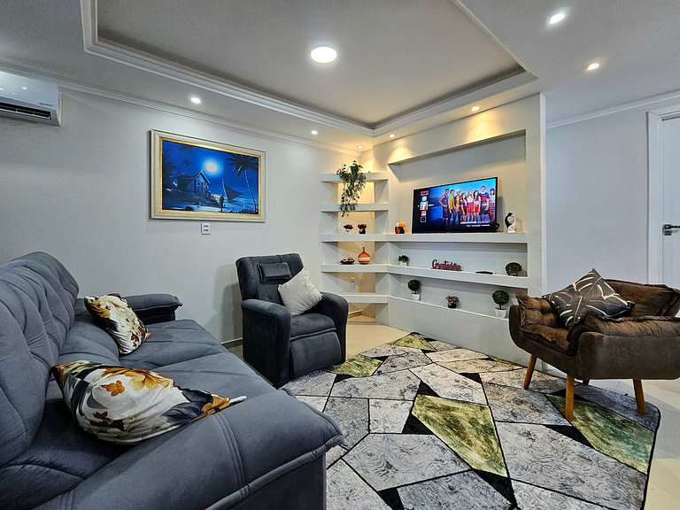 Casa 2 suítes churrasq e piscina 7 min do centro