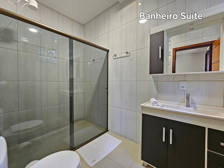 Casa 3 quartos 2 banheiros com quintal 10mi centro