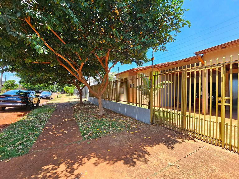 Casa 3 quartos 2 banheiros com quintal 10mi centro