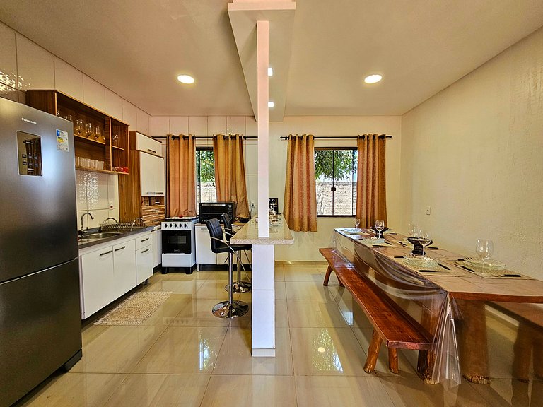Casa 3 quartos 2 banheiros com quintal 10mi centro