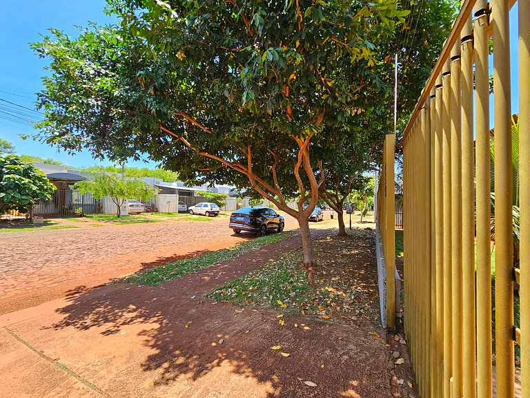 Casa 3 quartos 2 banheiros com quintal 10mi centro