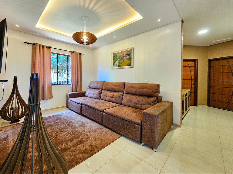 Casa 3 quartos 2 banheiros com quintal 10mi centro