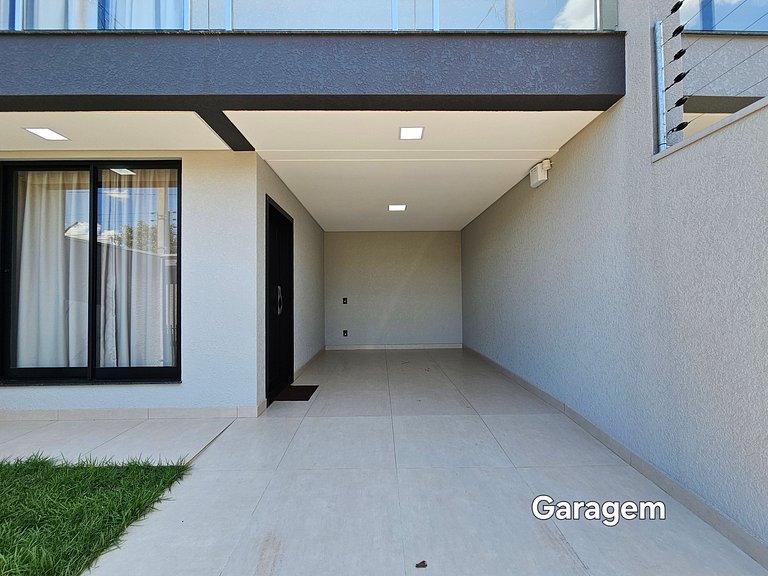 Sobrado novíssimo 3 quartos melhor bairro de foz