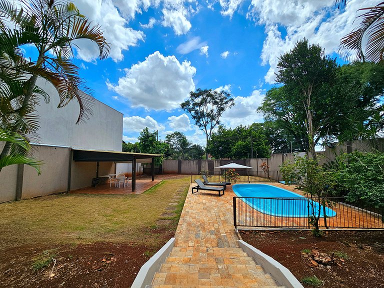 Casa piscina Quintal amplo 3 min centro