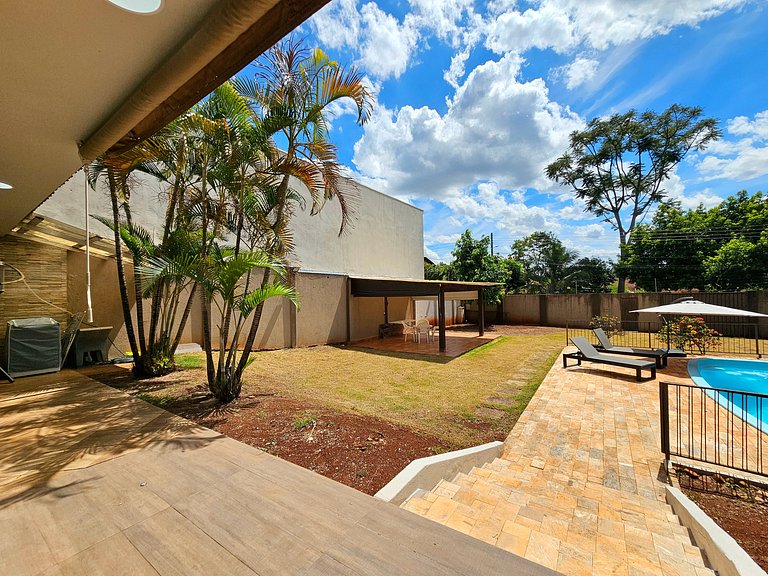 Casa piscina Quintal amplo 3 min centro