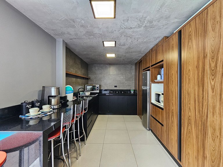 Casa com Piscina e churrasqueira 5 min do Centro