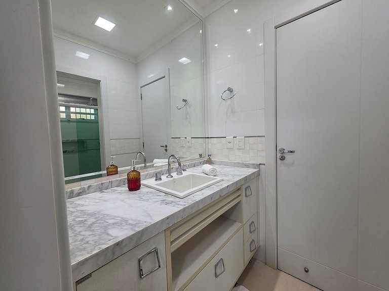 5 Quartos 4 Banheiros, na Vila A, a 5 min Paraguai
