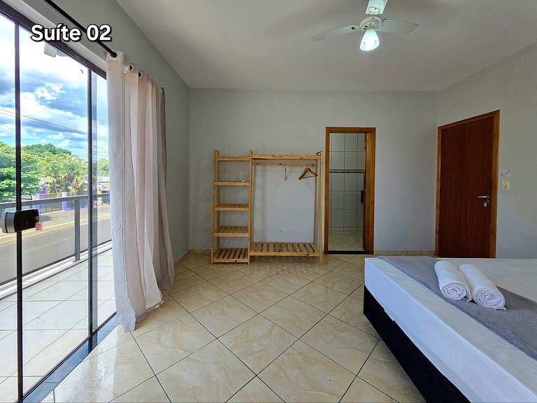 Amplo 2 suítes + 2 quartos prox Paraguai