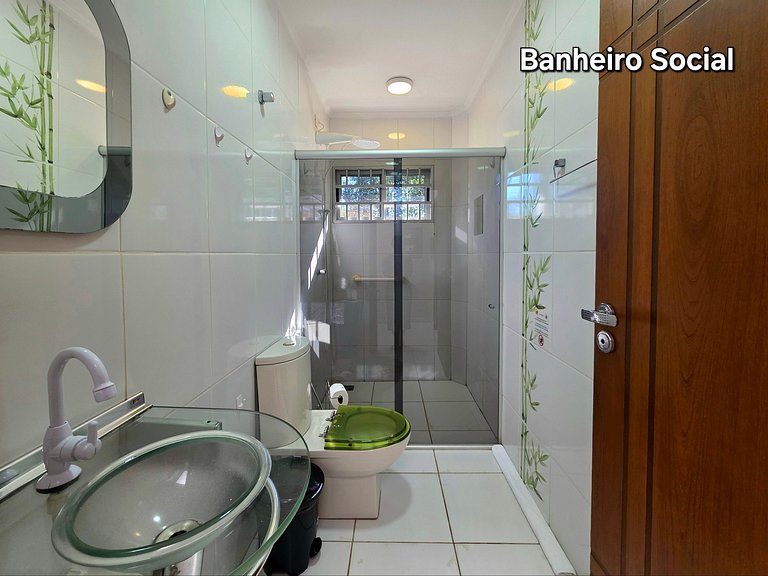Casa Ampla 5 quartos área lazer TOP lado Paraguai