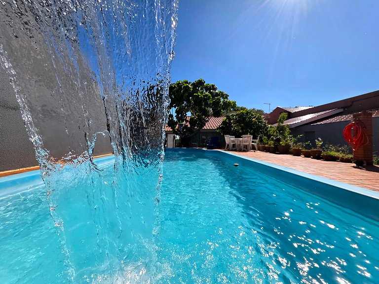 Casa Ampla 5 quartos área lazer TOP lado Paraguai