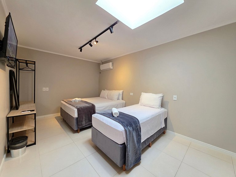 Casa Ampla 5 quartos área lazer TOP lado Paraguai