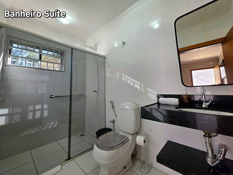 Casa Ampla 5 quartos área lazer TOP lado Paraguai