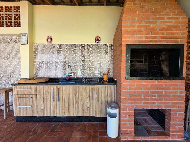 Casa Ampla 5 quartos área lazer TOP lado Paraguai