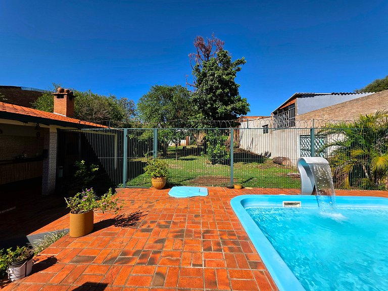 Casa Ampla 5 quartos área lazer TOP lado Paraguai