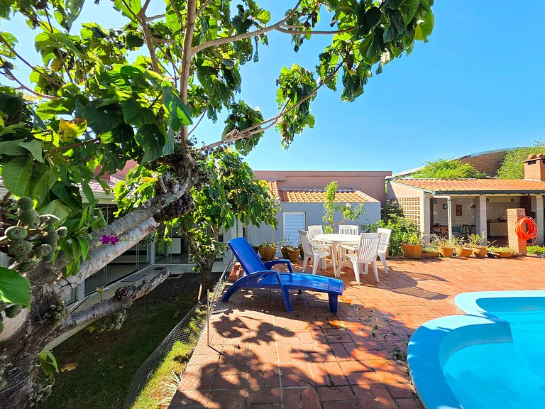 Casa Ampla 5 quartos área lazer TOP lado Paraguai