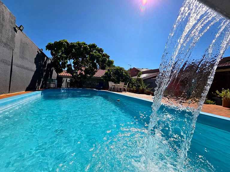 Casa Ampla 5 quartos área lazer TOP lado Paraguai