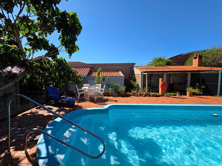 Casa Ampla 5 quartos área lazer TOP lado Paraguai