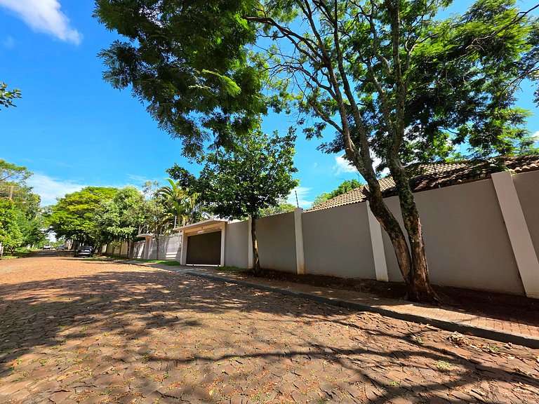 7 quartos - ótima área de lazer prox Centro e Cataratas
