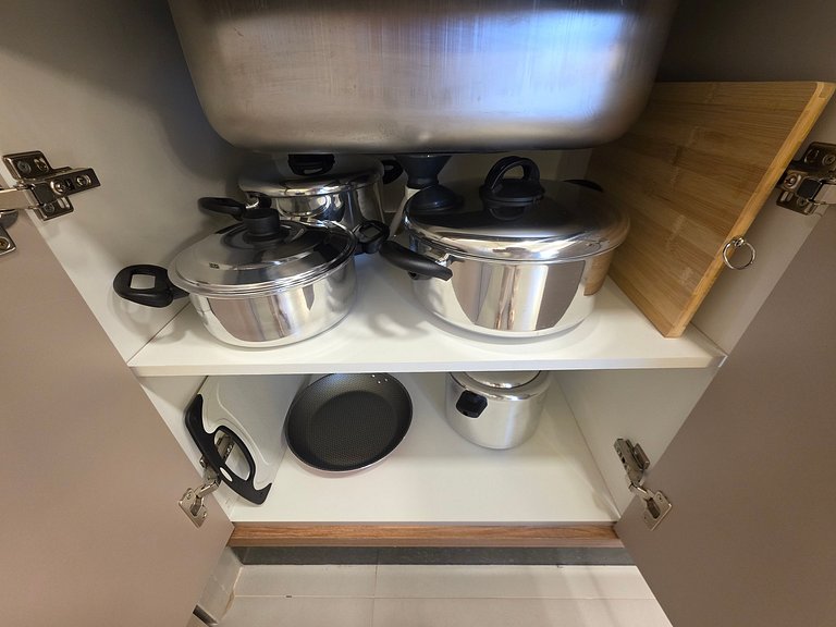 Apt Alto Pãdrão 2 quartos 2 banheiros 2 min centro