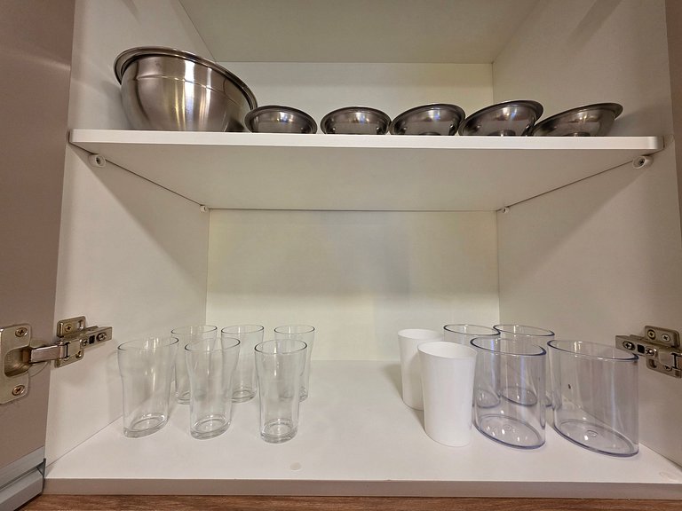 Apt Alto Pãdrão 2 quartos 2 banheiros 2 min centro