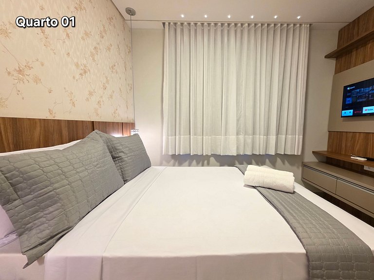 Apt Alto Pãdrão 2 quartos 2 banheiros 2 min centro