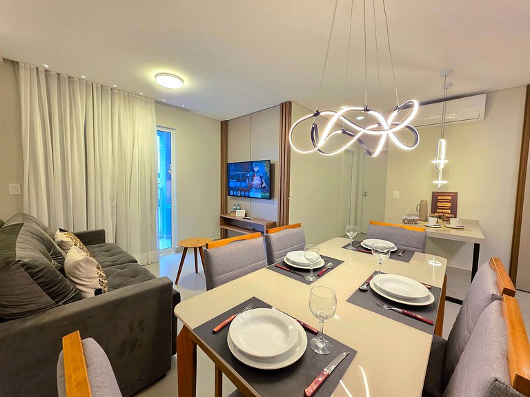 Apt Alto Pãdrão 2 quartos 2 banheiros 2 min centro