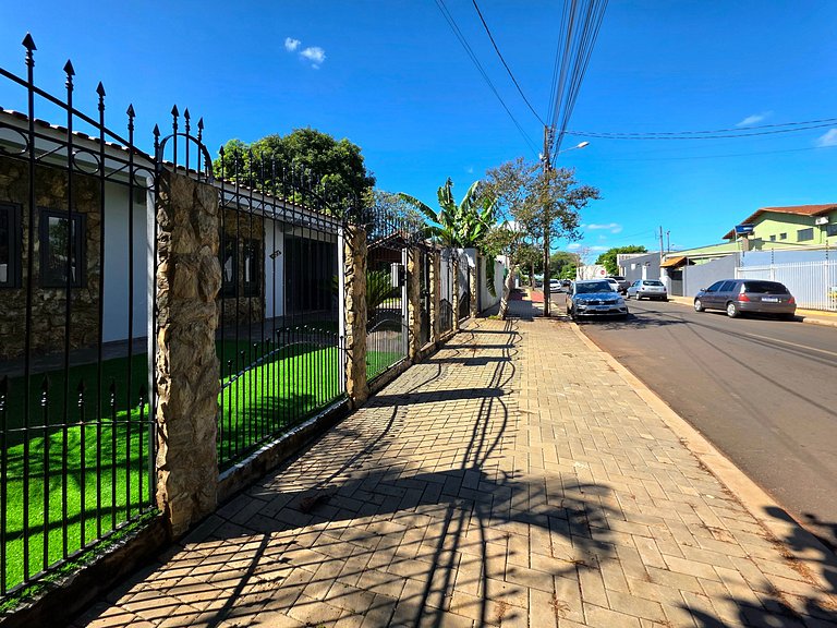 Casa Quintal Amplo prox Cataratas 4 quartos
